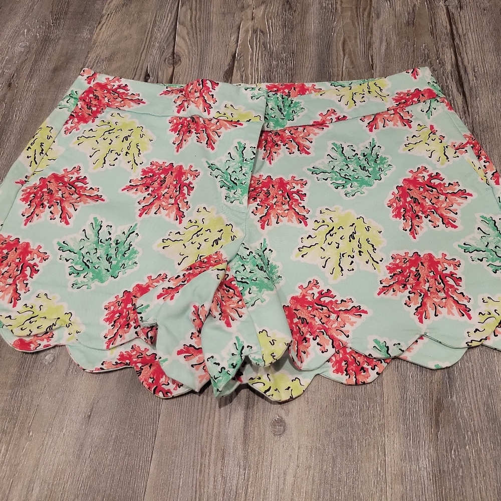Crown & Ivy Coral Print Shorts Size 8